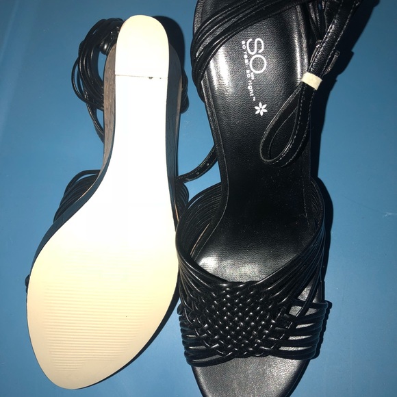 BRAND NEW WEDGES - Picture 3 of 4